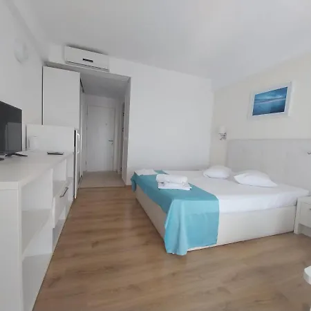 Arian Blaxy בית הארחה אולימפ